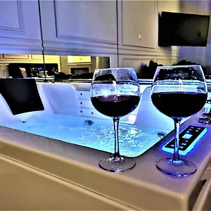 https://luxury-jacuzzi-apartment.krakowhotelspoland.com